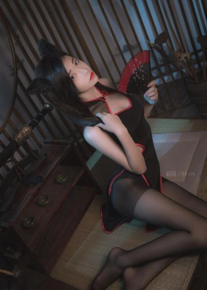 《年轻的秘书》在线观看_1080高清免费观看