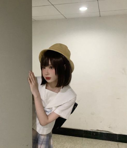 H嗯啊抵在墙上狠狠撞击男男车文_超清电影在线观看