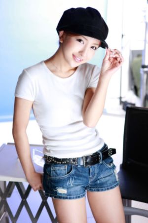 美女脱露出吃我的文_1080P在线观看视频