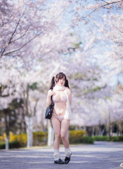 中国护士浴室洗澡偷拍XXXX_剧情片HD在线观看